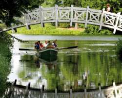 Not only the garden contains different types of trees and plants but the scenario of the Worlitz Lake inside the garden is also heart-wining. You can 